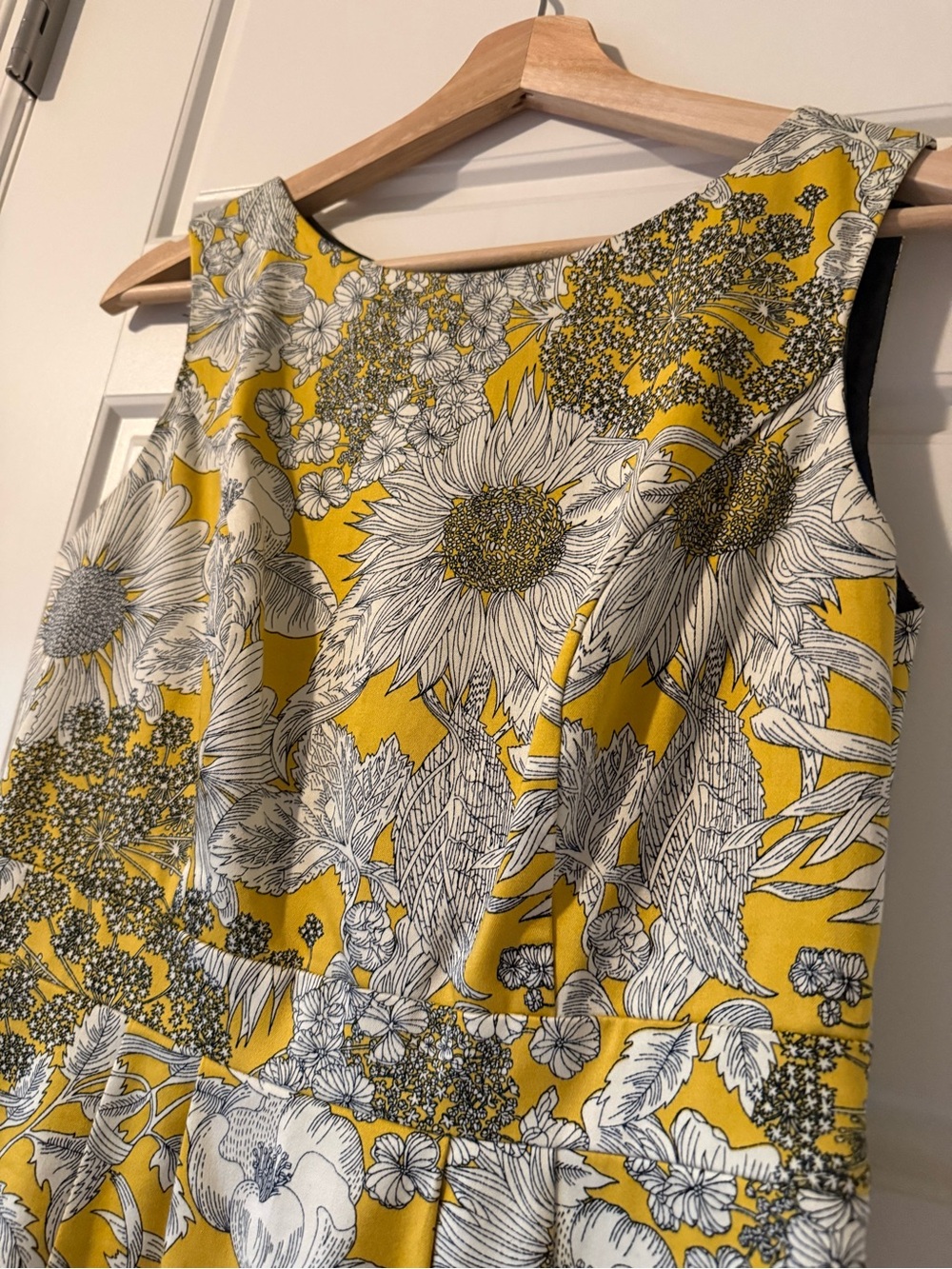 Liberty of London Yellow Floral Fit & Flare Dress Size 2 UK 4 - Picture 3 of 6